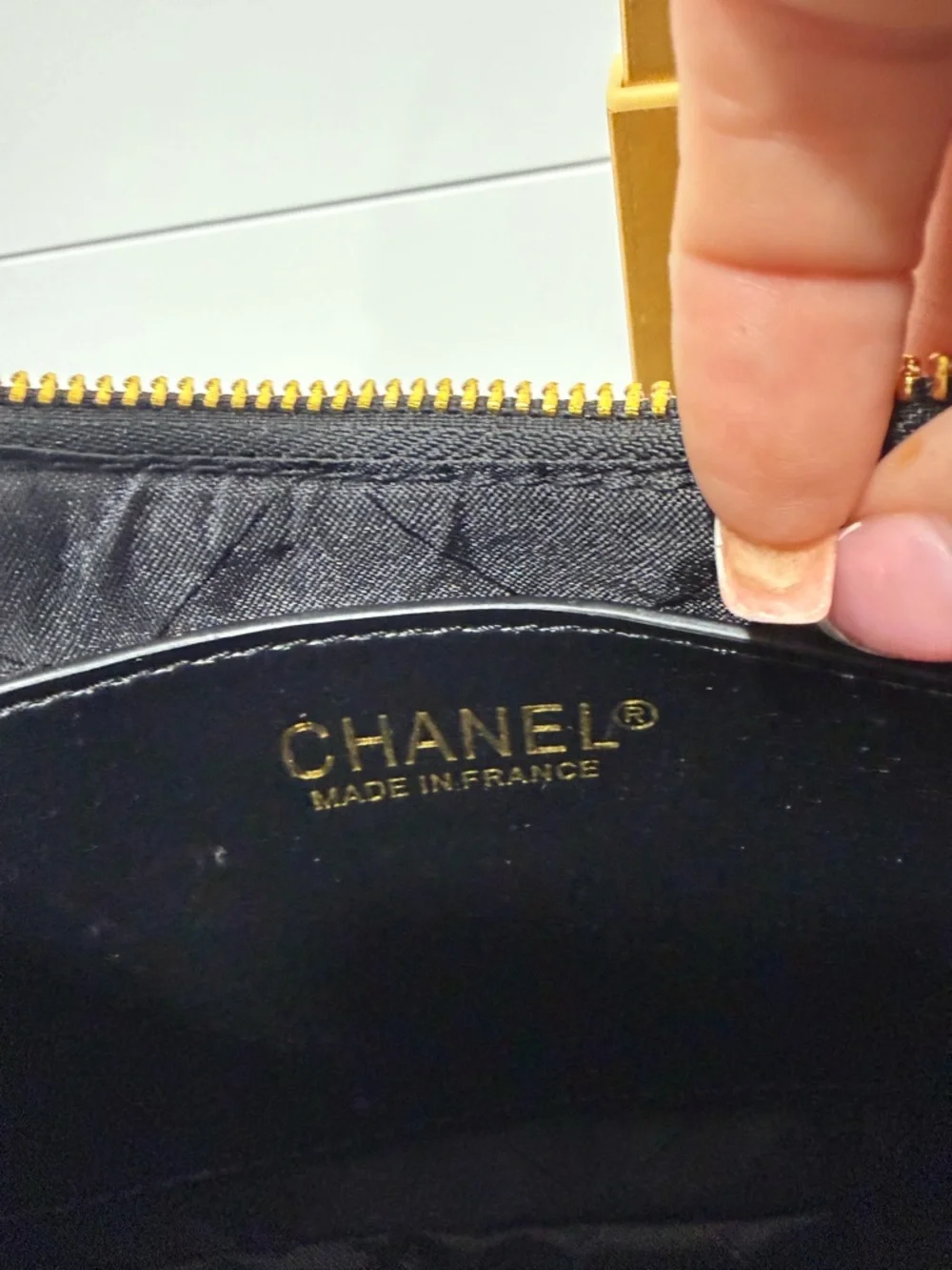 Chanel GWP Black Quilted Leather Shoulder Bag with Gold Chain (NEW) - Picture 5 of 6